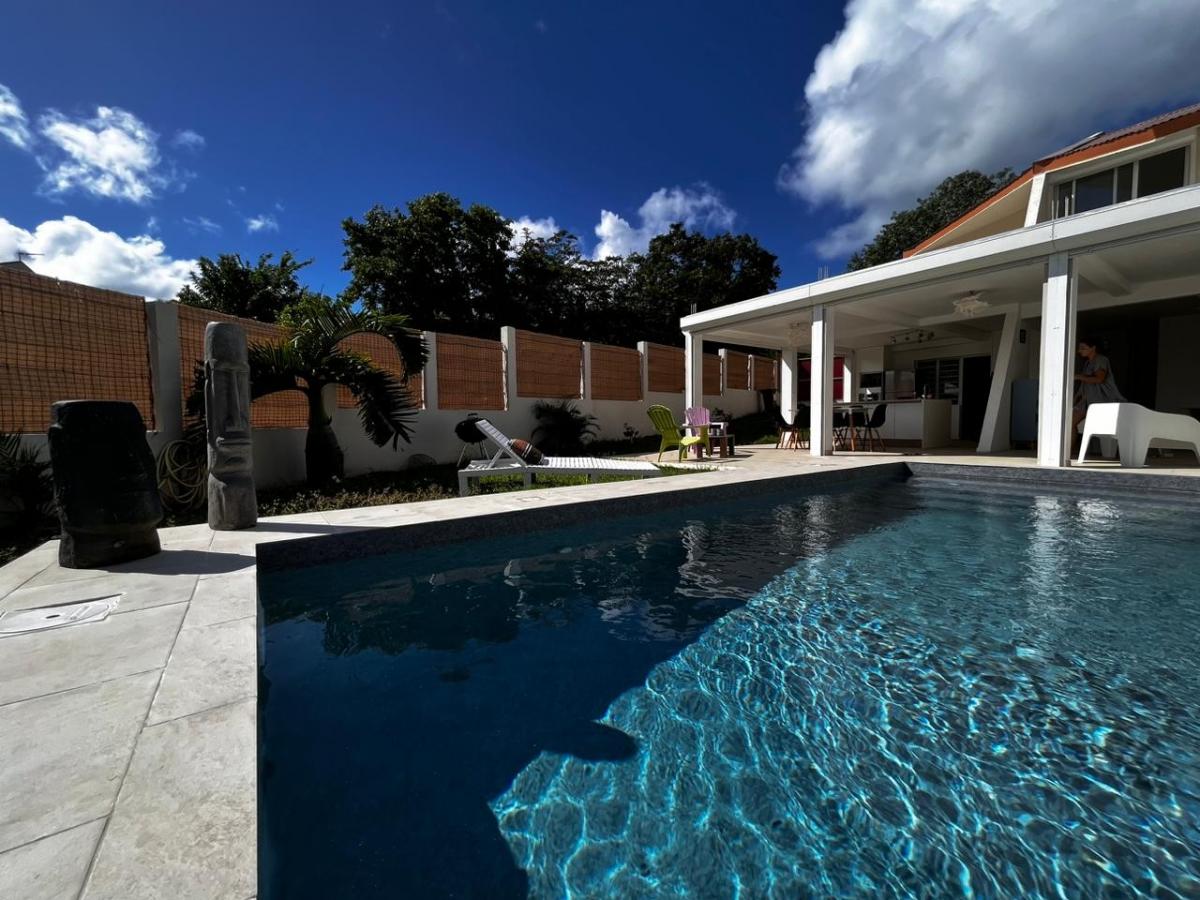 Villa emilie avec piscine et plage privée