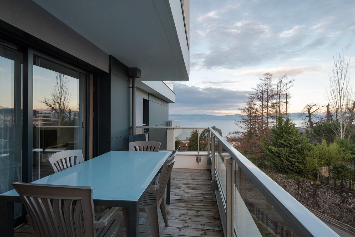 “ l’aiga “ grand f2 moderne avec balcon vue lac